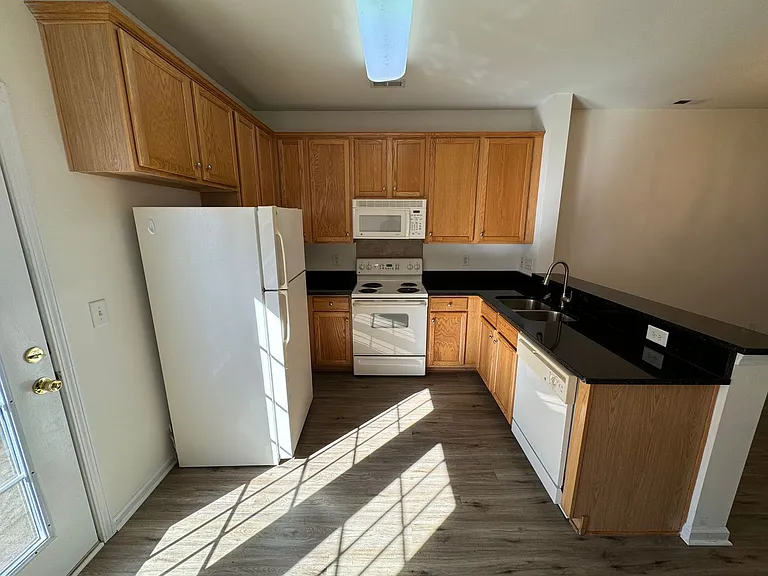 6918 Creft Cir — Photo 5