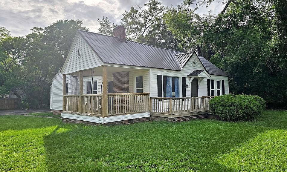 1st image of 228 Gordon Ave