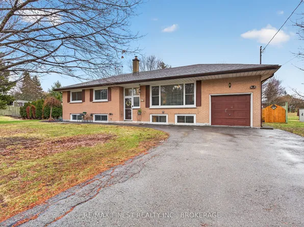 27 Dalgleish Ave, Kingston, ON K7L 0C3