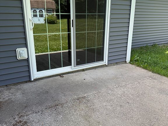 2nd image of 2039 Saint Paul Dr #2039