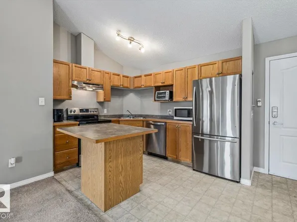 5340 199th St NW #402, Edmonton, AB T6M 0A5
