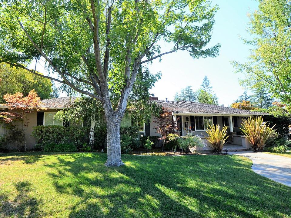 1st image of 15963 Cherry Blossom Ln