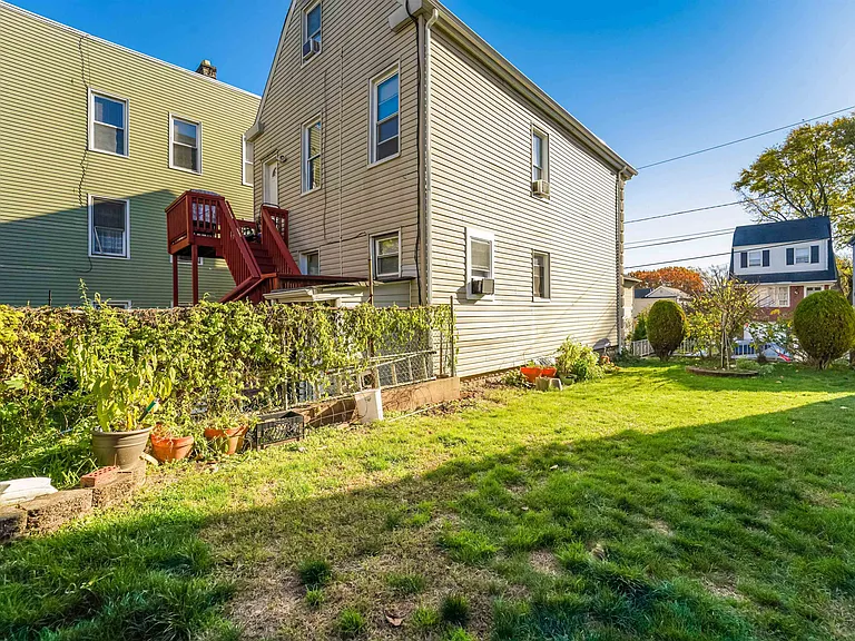 79 Hoyt St #2 — Photo 12