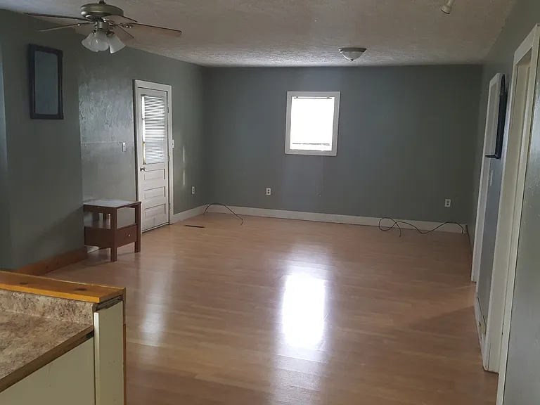1401 N 5th Ave — Photo 2