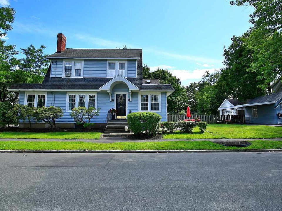 1st image of 352 Marshland Ct