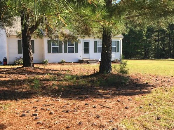 51 Woodside Ct, Lillington, NC 27546