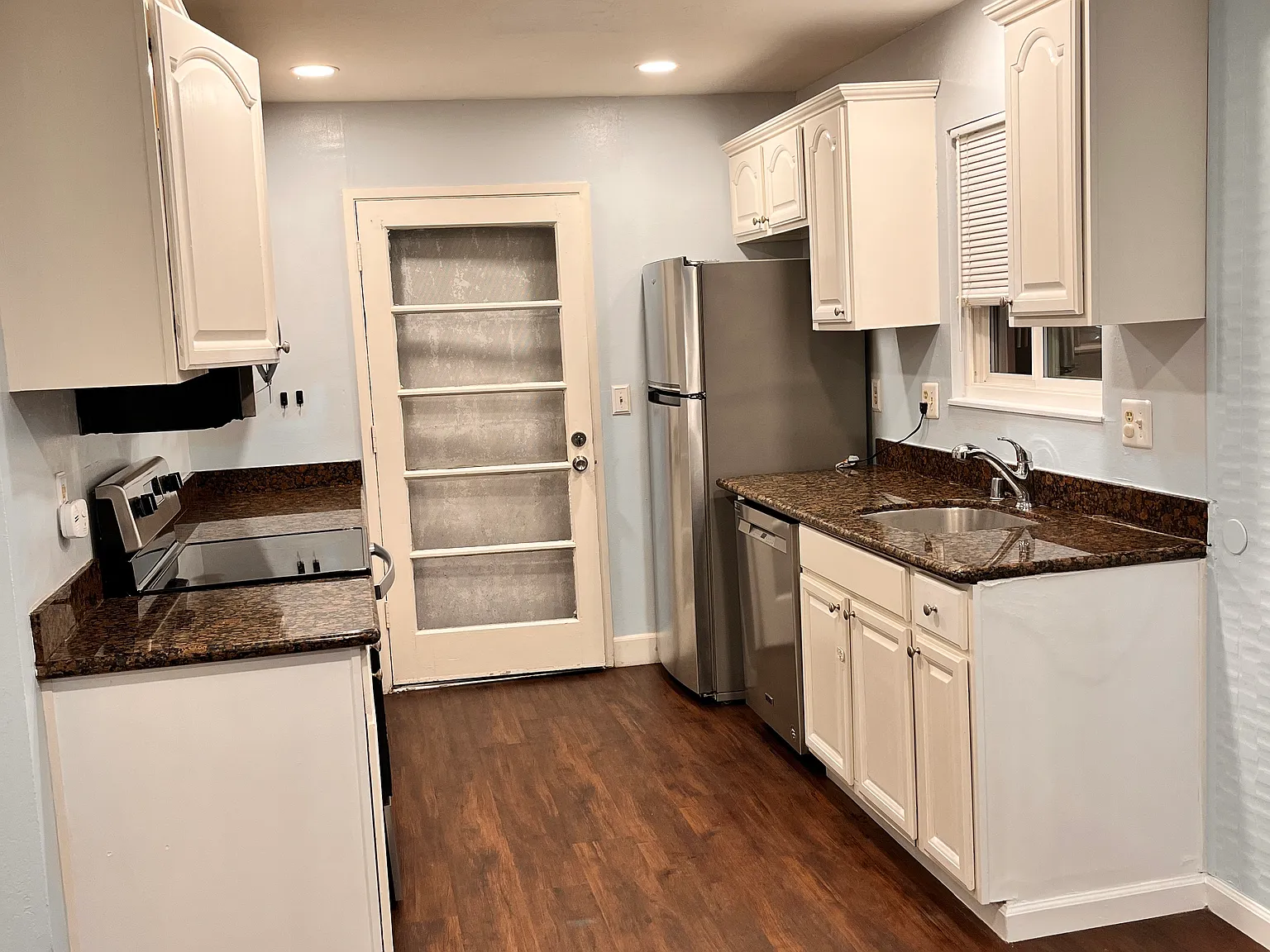 3511 Dalton Cmn — Photo 2