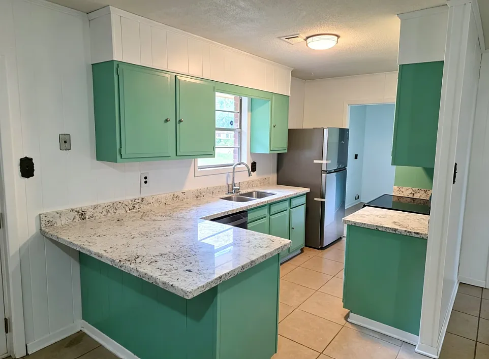 3 bed, 2076 sqft, $1,795 — Photo 2
