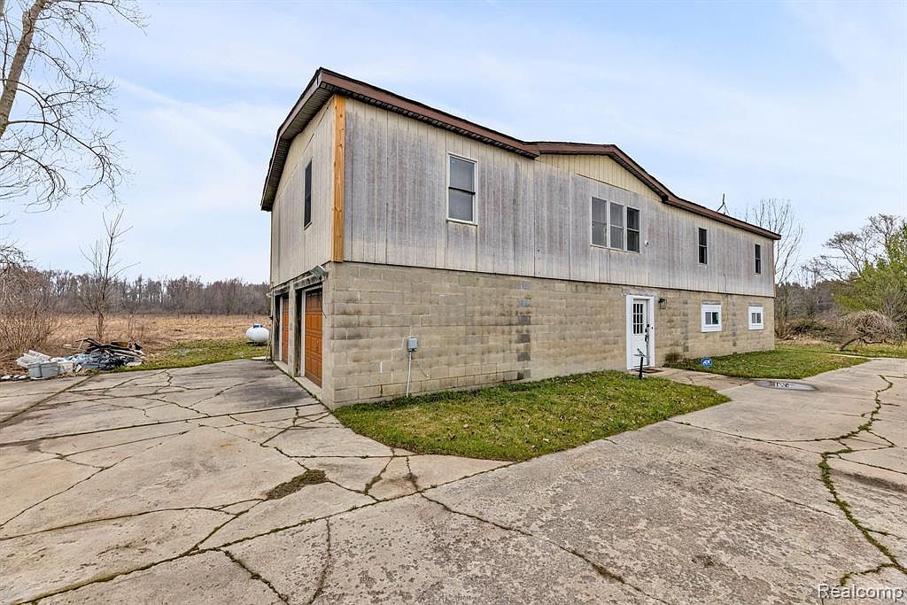 7696 Avoca Rd, Avoca, MI 48006 Zillow