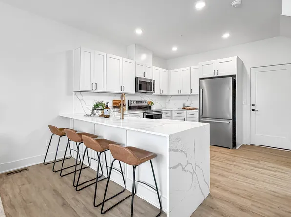 The Flats at West Glen