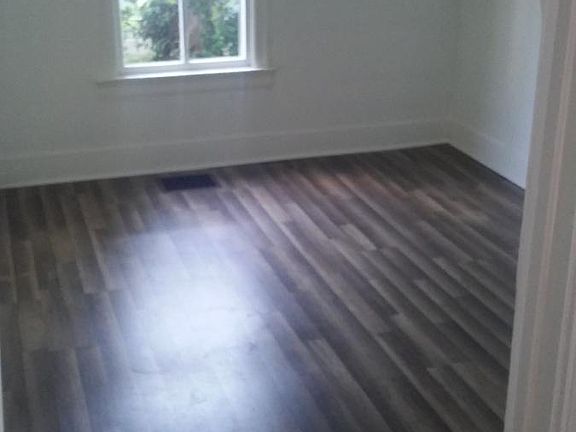 4th image of 726 Portsmouth Ave