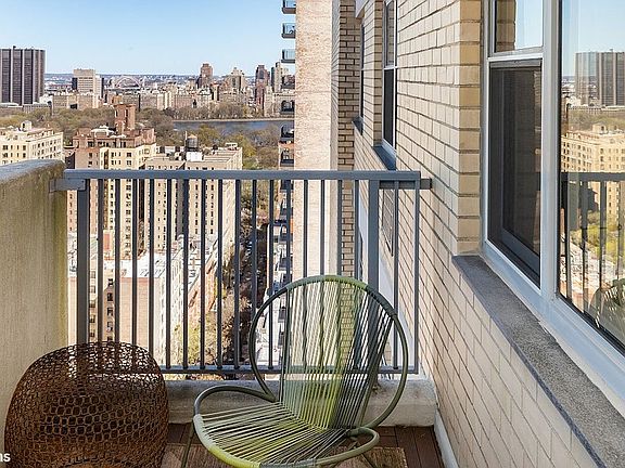 5th image of 100 W 93rd St APT 28G