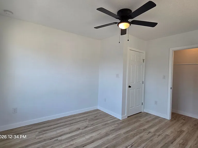 2530 W Woodlawn Ave — Photo 22