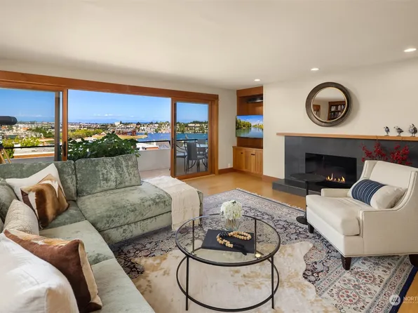 2565 Dexter Avenue N #302, Seattle, WA 98109