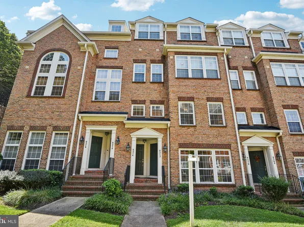 9572 Walker Way, Manassas Park, VA 20111