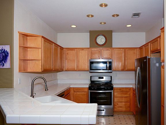 5th image of 842 Basking Ln
