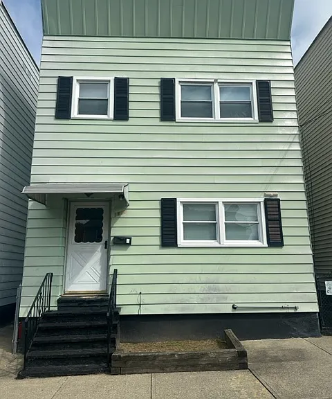 1618 6th Ave — Photo 1