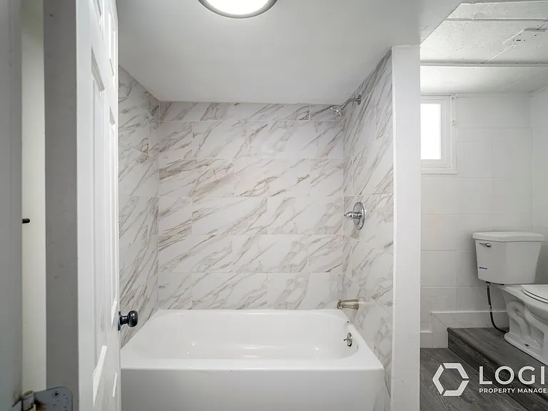 2743 Liberty Ave #B — Photo 16