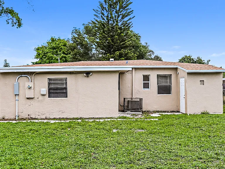 1207 NW 17th Ave — Photo 15