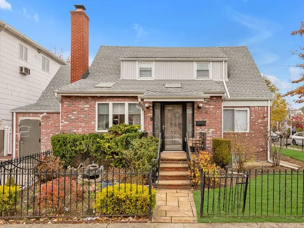 13848 63rd Ave, Flushing, NY 11367