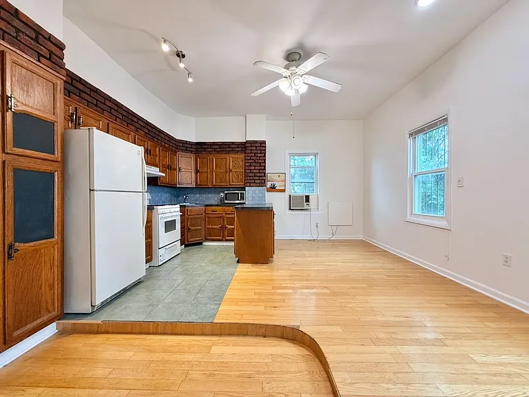 514 Monastery Pl #2R — Photo 9