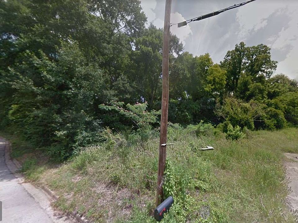 2nd image of 707 Moore St