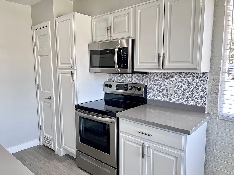 2625 E Turney Ave #1 — Photo 12