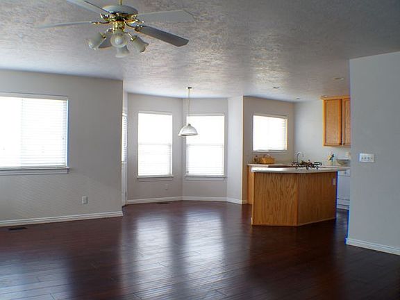 3rd image of 4938 Woodridge Dr