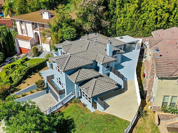 3rd image of 3221 N Dos Palos Dr