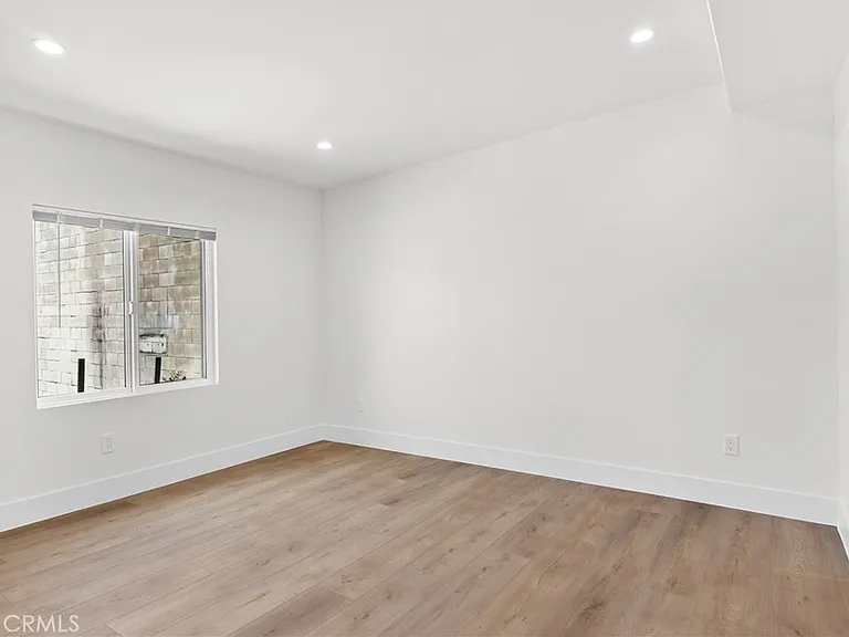 2057 E Villa St — Photo 13