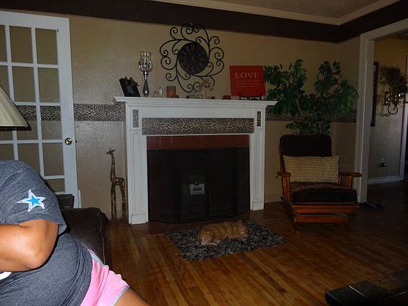 2nd image of 819 W 19th St