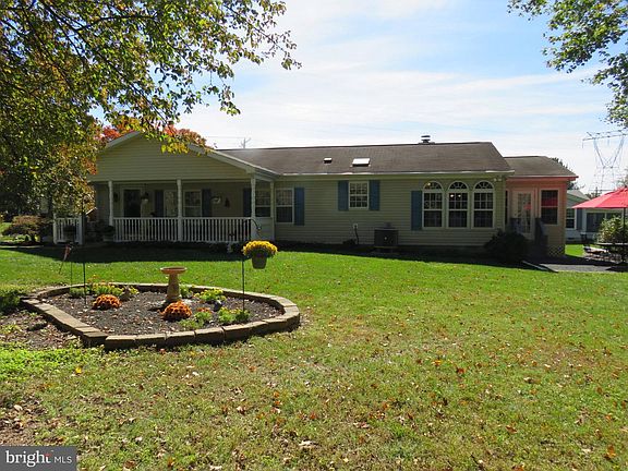 5th image of 621 Spring Meadow Cir