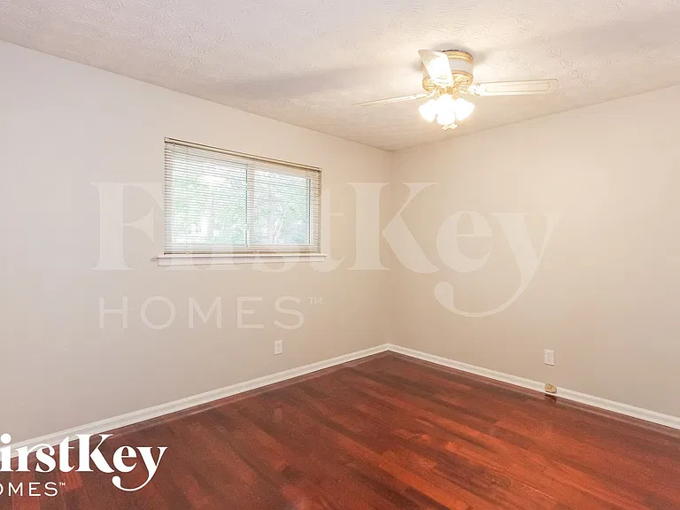 2847 Haddon Dr — Photo 10