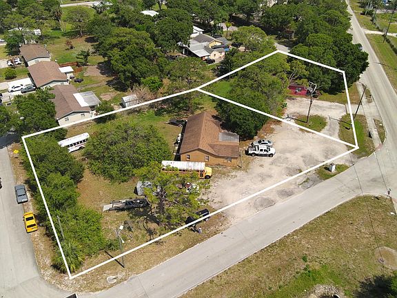 5th image of 902 Angle Road