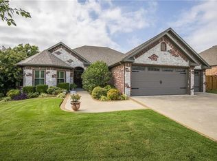 2700 SW Glenn Ridge Rd, Bentonville, AR 72712