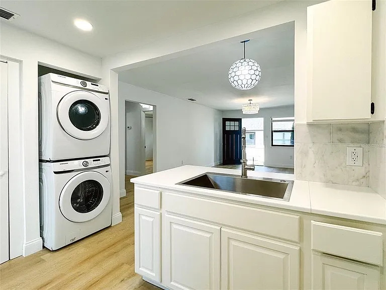 722 Angelina Ln — Photo 7
