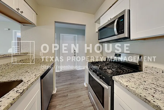 3419 Shadowcrest Ln — Photo 5