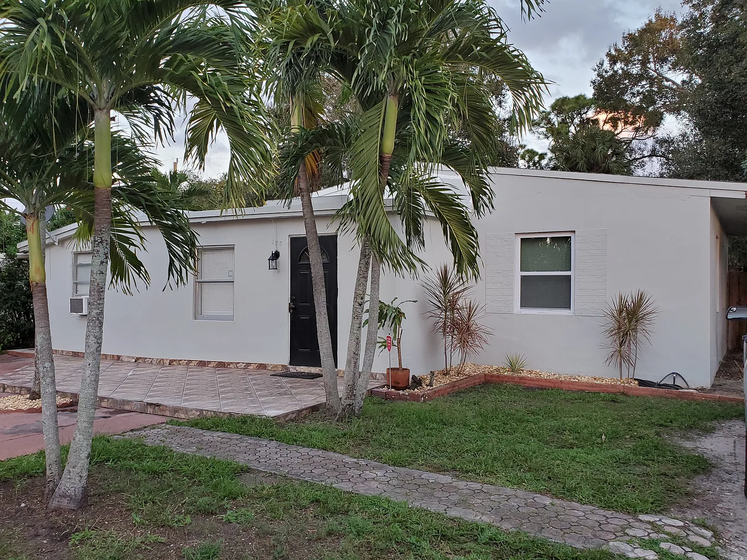 3 bed, 1389 sqft, $2,900 — Photo 1