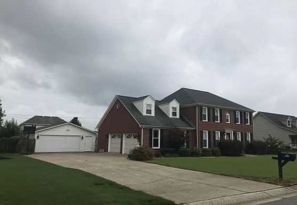 2nd image of 2202 Jennifer Ave