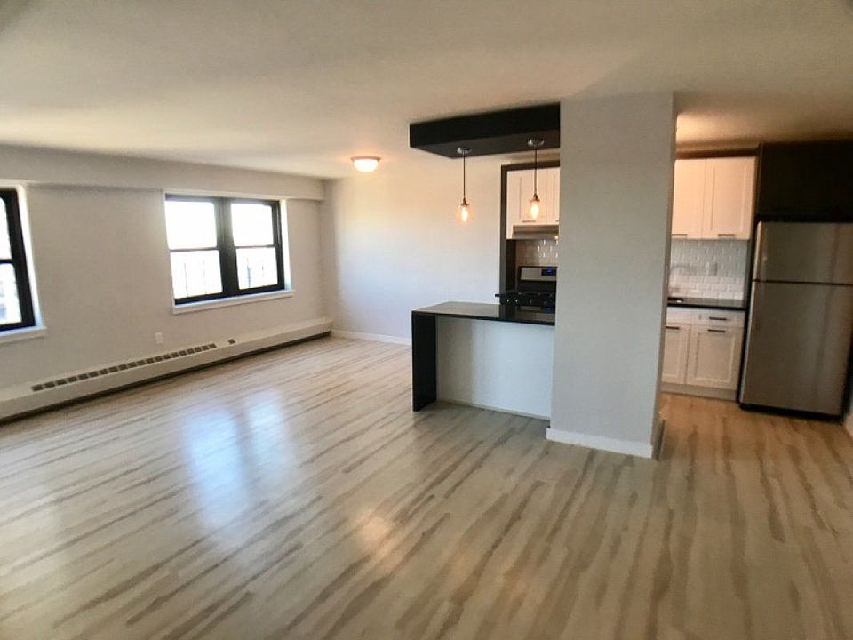 1st image of 111 Wadsworth Ave APT 6D
