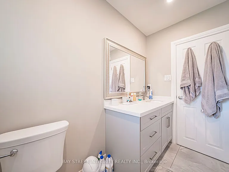 1277 Gainsborough Dr — Photo 28