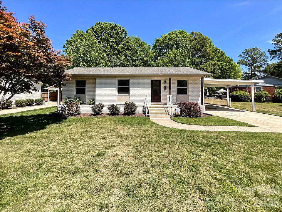 1st image of 3827 Topsfield Rd