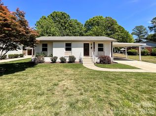 3827 Topsfield Rd, Charlotte, NC 28211