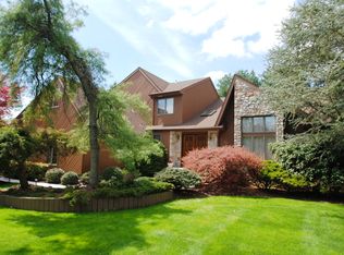 36 Foxcroft Dr, Princeton, NJ