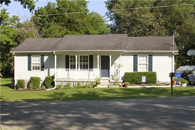 1st image of 205 Fairoak St