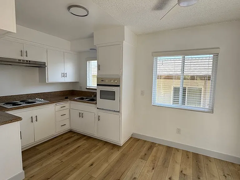 3720 Emerald St — Photo 40