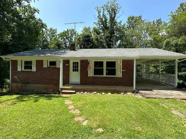 234 Johns Creek Rd, Madison Heights, VA 24572