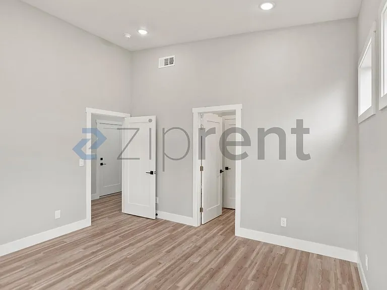 42740 Jefferson St — Photo 14