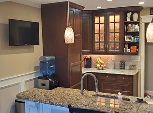 618 Sierra Vista Ln, Valley Cottage, NY 10989