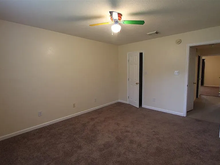 22715 Bridgewater Dr — Photo 14